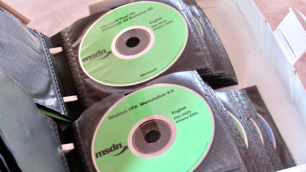 New MSDN Microsoft Developer Discs Library Archive Index SDK Platforms HARD CASE