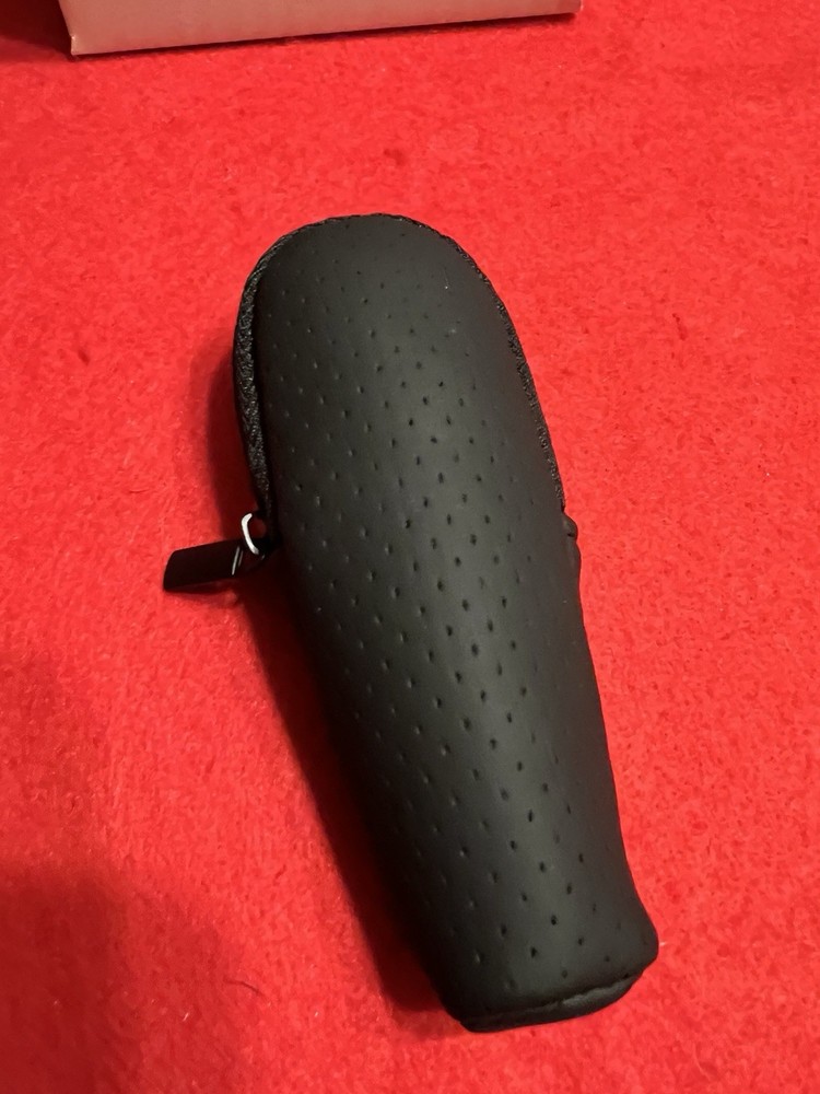 Logitech R400 Wireless Presenter with A Laser Pointer.
