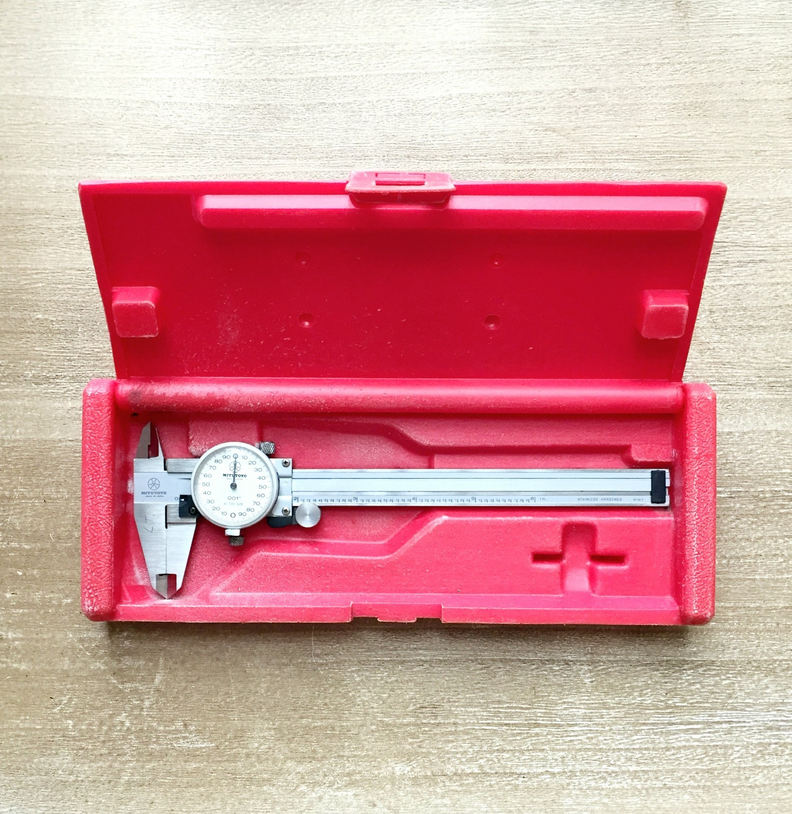 Mitutoyo Dial Caliper 6" Calibrated 505-626 .001" 6” With Case - Made In JAPAN