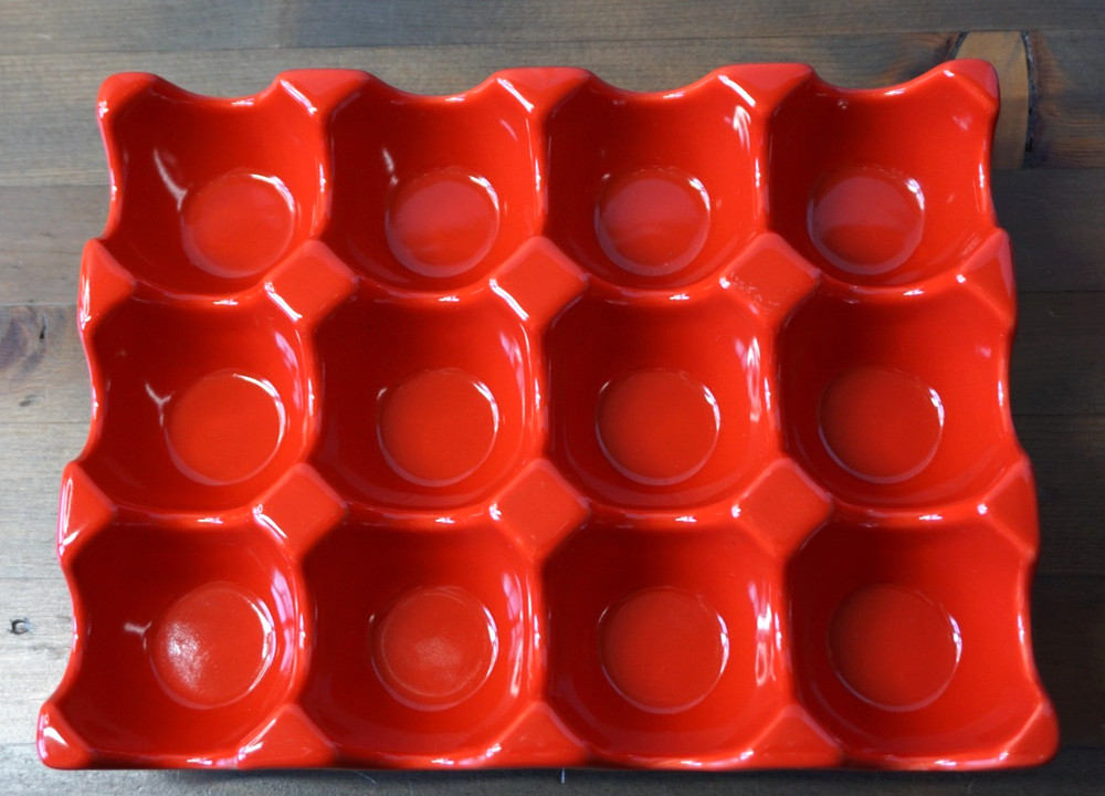 Rachel Ray Ceramic Egg Holder For 12 Eggs Deviled Eggs Sittin' Pretty Red
