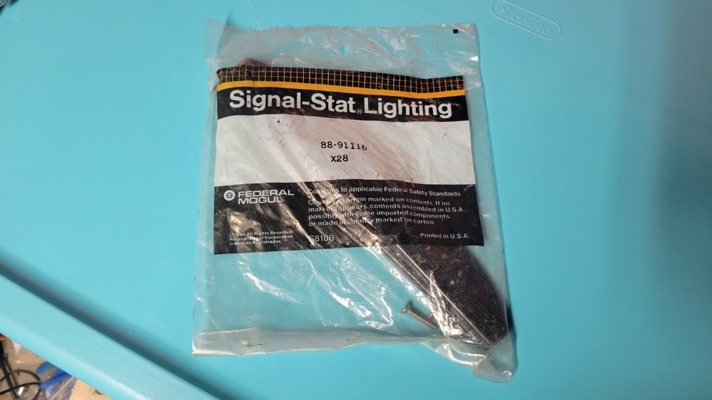 Signal Stat Dual Comm Lightbar Plastic Endcaps New