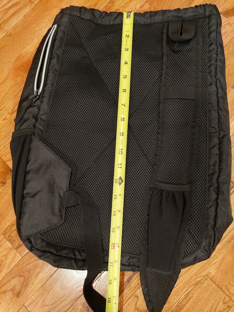 OGIO Sonic Sling Pack 18" x 13" Black EUC Light Durable Padded
