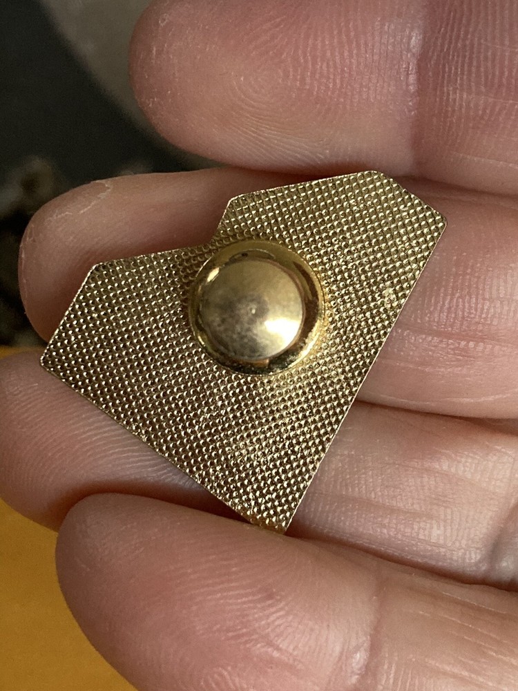 Girl scouts ? Lapel Pin EUC K535