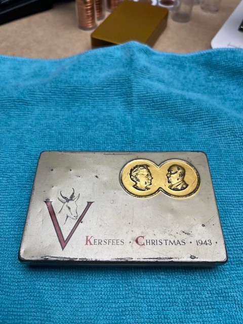 Kersfees Christmas 1943 WW2 Cigarette Tin for South African Isie Smuts Signed