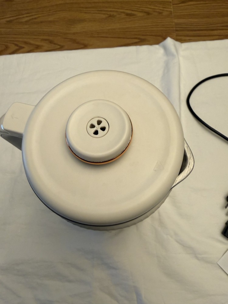 Lightly Used! Automatic Nut Milk Maker & Blender DJ001