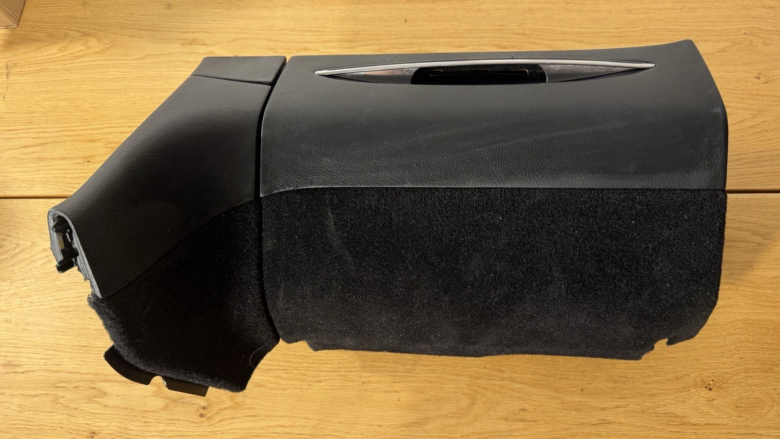 03-09 MERCEDES W209 CLK320 CLK550 DASHBOARD GLOVE BOX STORAGE COMPARTMENT W/AUX