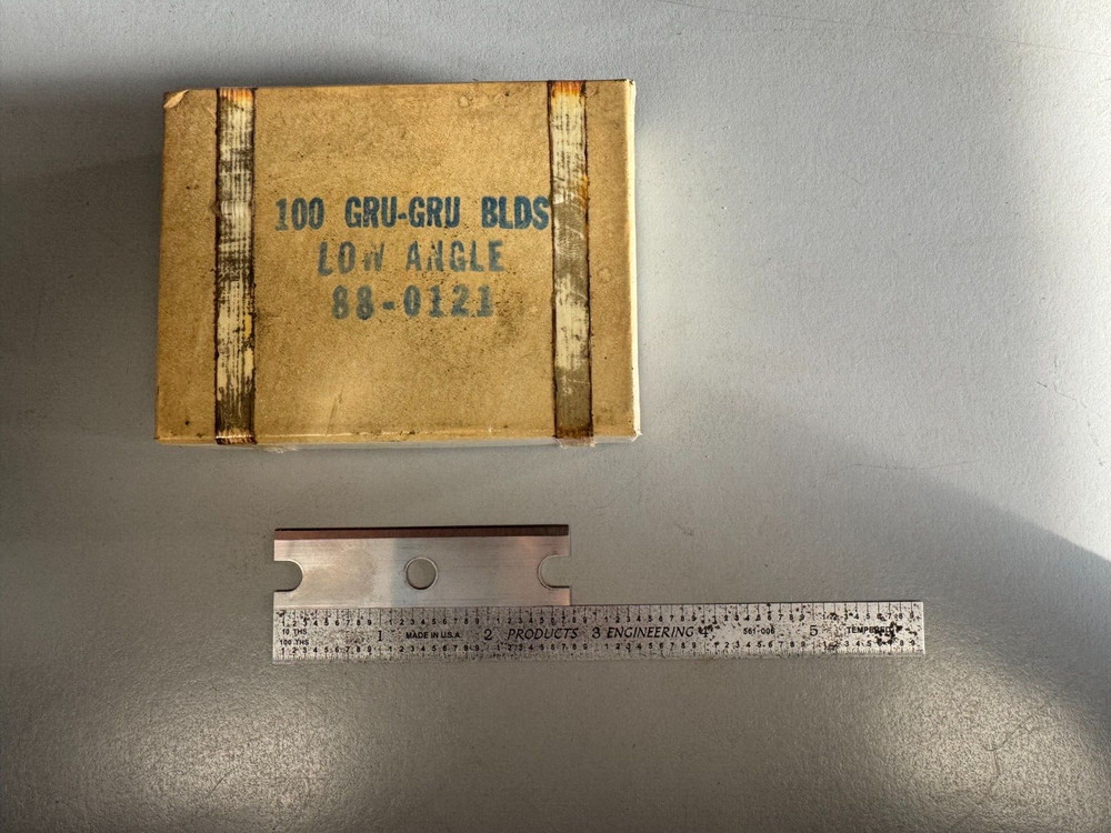 100 Gru-Gru Blds Low Angle 88-0121