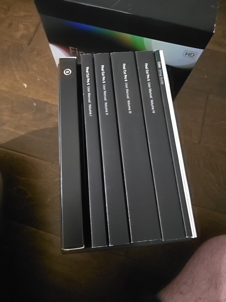 Apple Final Cut Studio 2 Editing Software Complete with Manuals