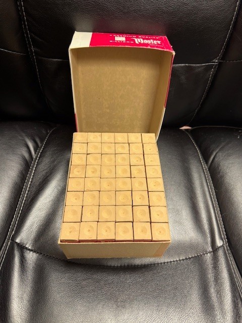 Master Billiard Pool Chalk -Light Brown Gross (144 PCS)
