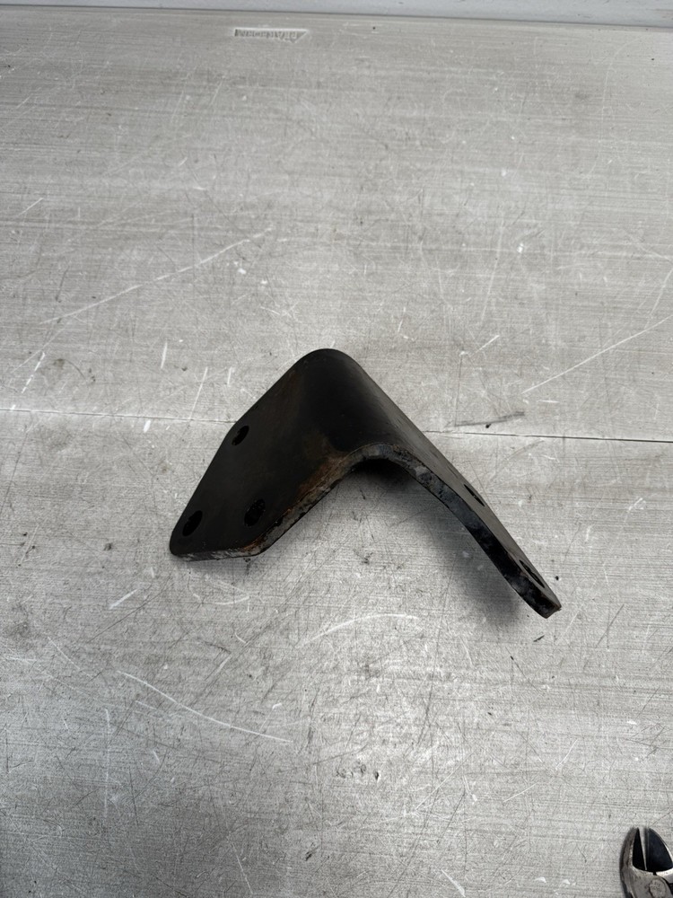 2020 PETERBILT 579 BRACKET-SUPPORT ENGINE FRONT RH A11-6082R *2082*