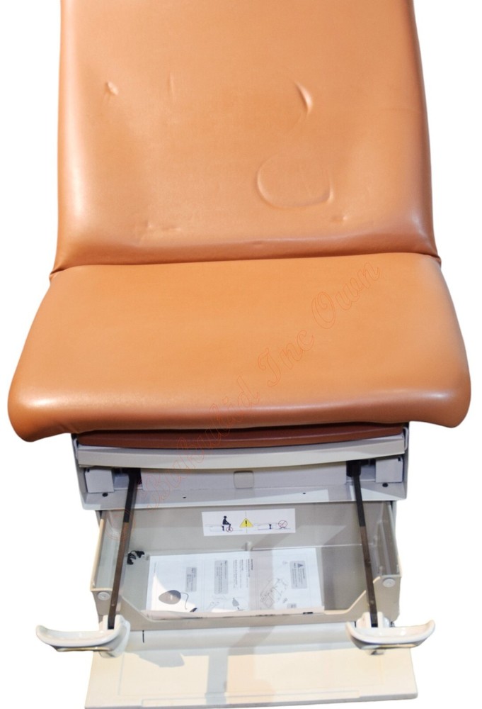 Midmark 222 Power Exam Table