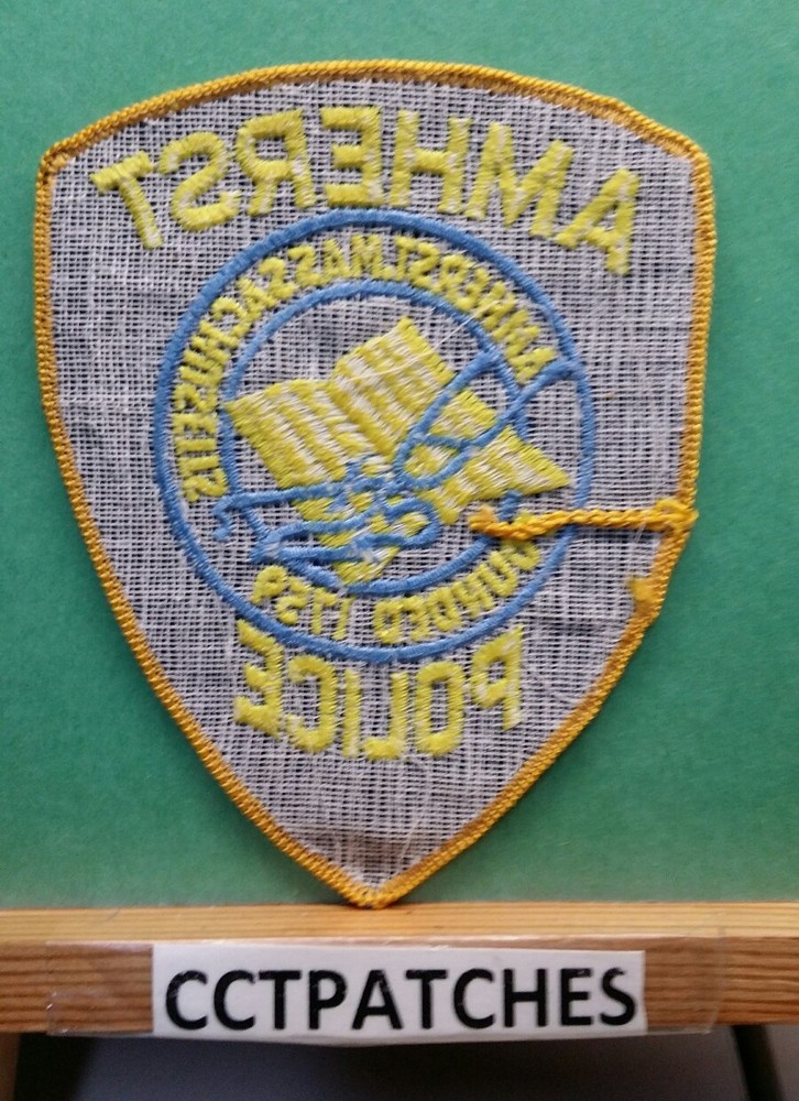 AMHERST, MASSACHUSETTS POLICE SHOULDER PATCH MA