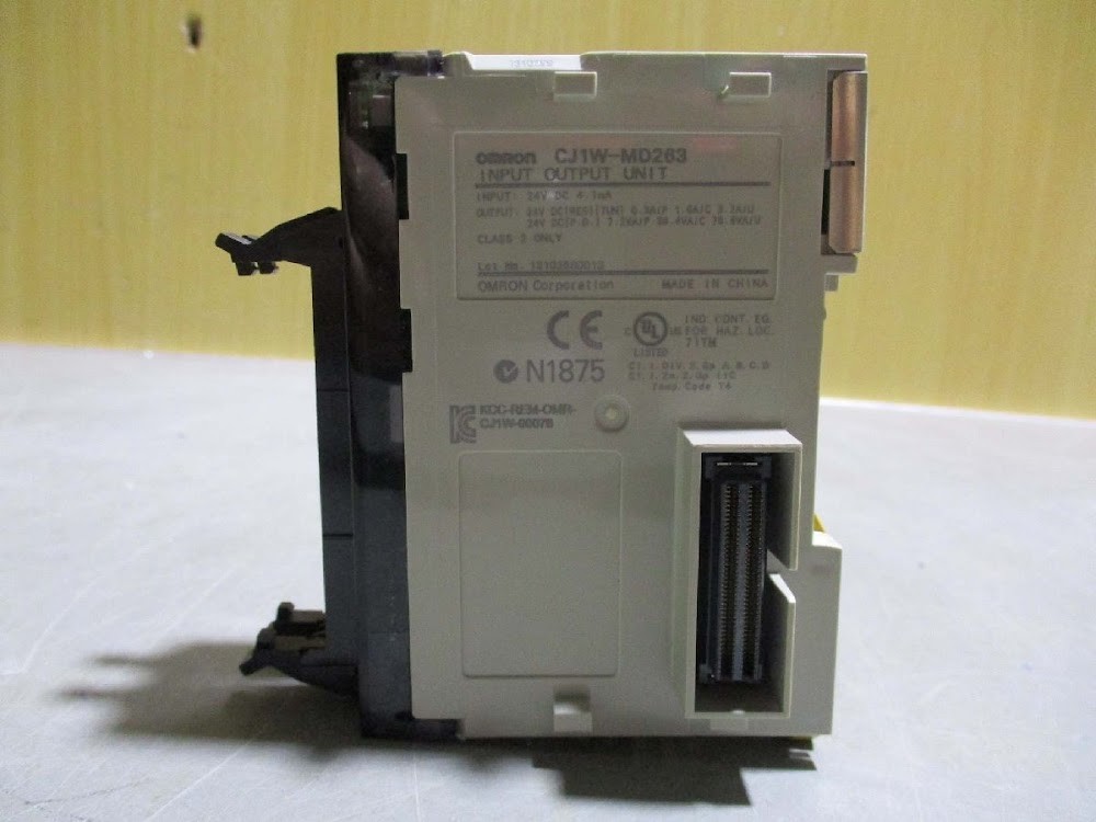 OMRON CJ1W-MD263 PLC Mixed I/O Module (2 Units) USED