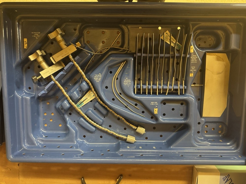 Integra Budde halo Retractor