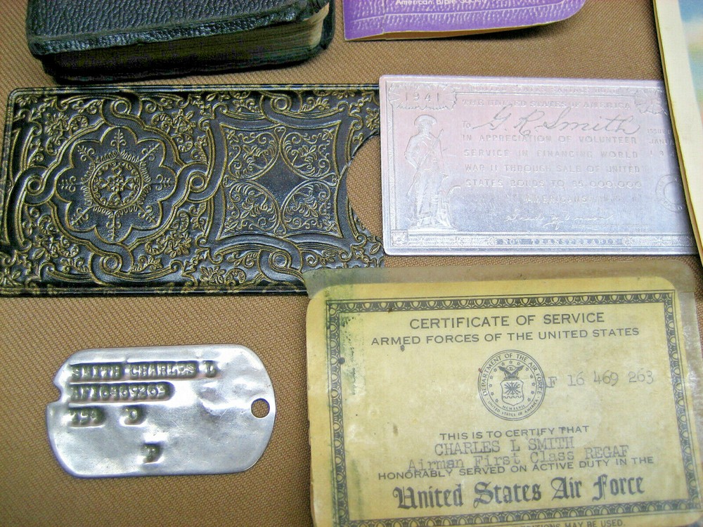 US ARMY MILITARY WWII DOG TAG CHARLES L SMITH T54 Savings Bond Plate & Old Paper