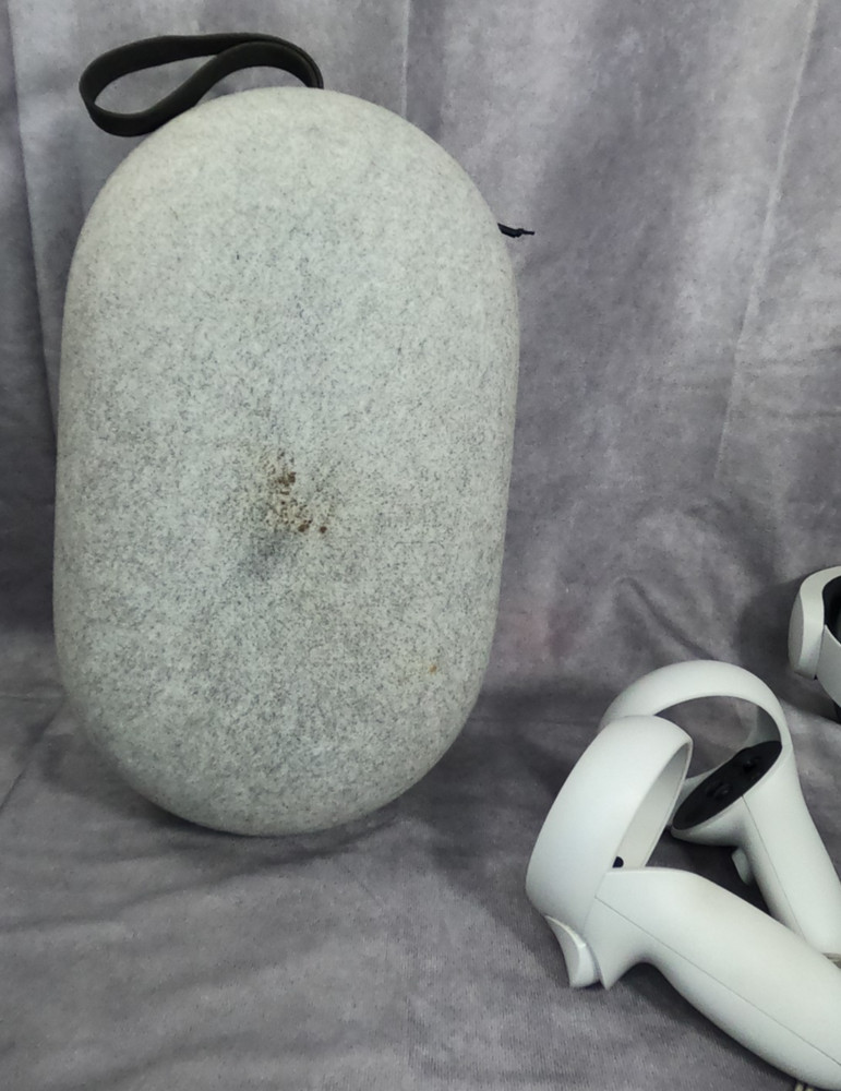 Meta Quest 2 256GB VR Bundle Elite Battery Strap Link Cable Case VR Face Pad