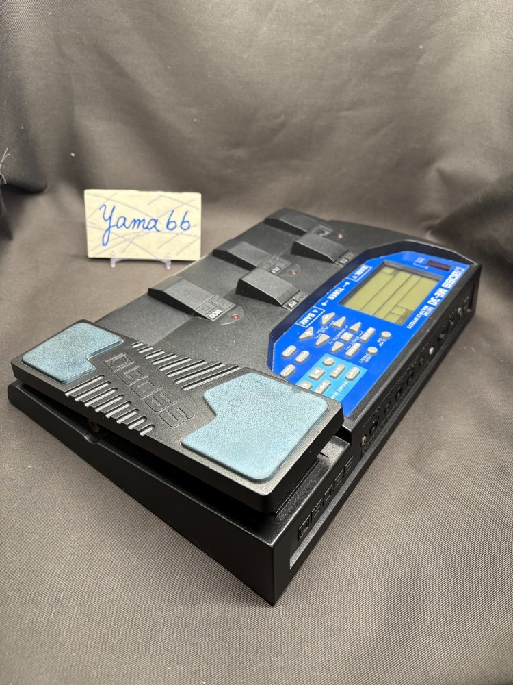 BOSS ME-30 Multi-Effects Guitar Processor - Analog Feel Controls - Unit Only