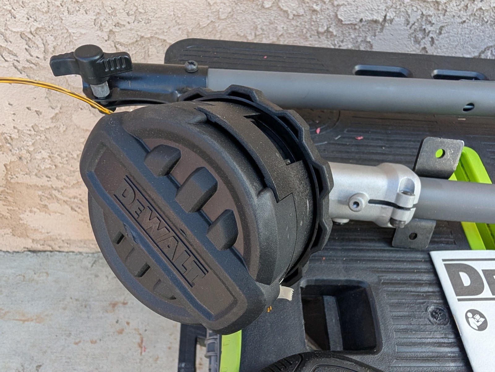 New DeWALT DCST972 FlexVolt 60V MAX Brushless 17" String Trimmer DW0AS9ST