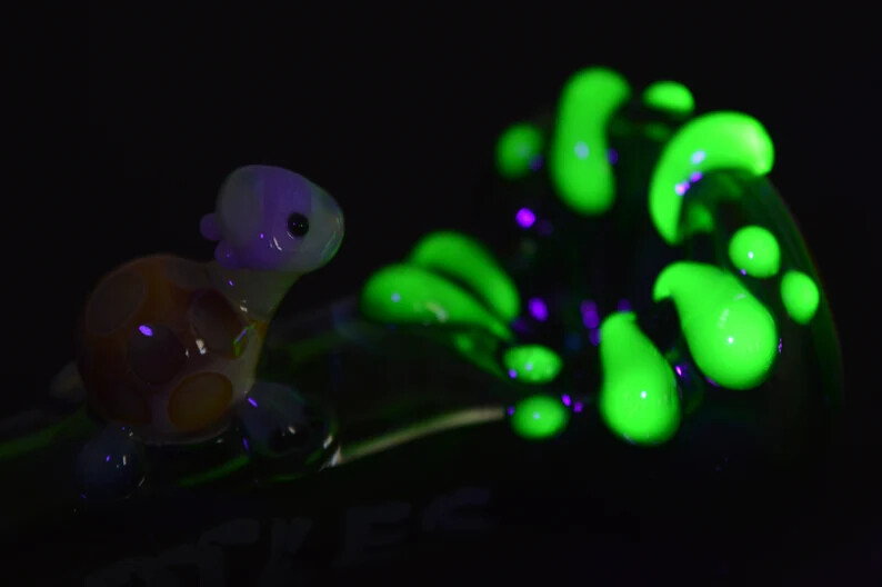 TMNT UV Reactive Turtles Don Glass Pipe Set