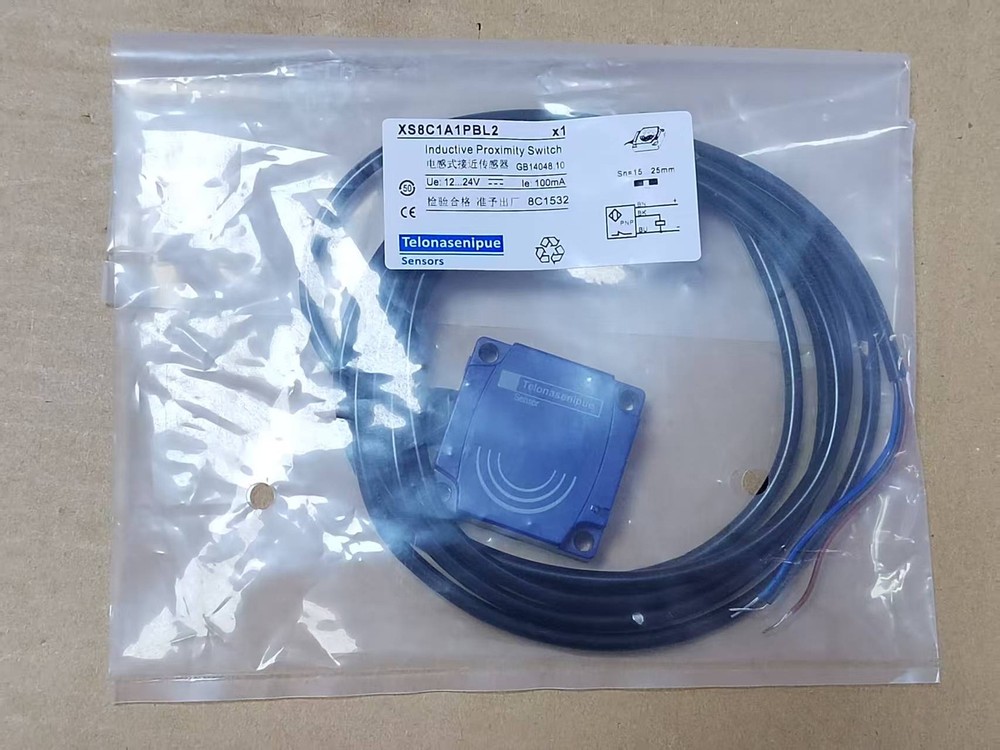 1PC NEW XS8C1A1PBL2 sensor XS8C1A1PBL2 Fast delivery
