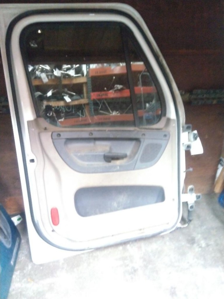 For 2018 FREIGHTLINER CASCADIA 113-125 DOOR ASSEMBLY Left ,  OR