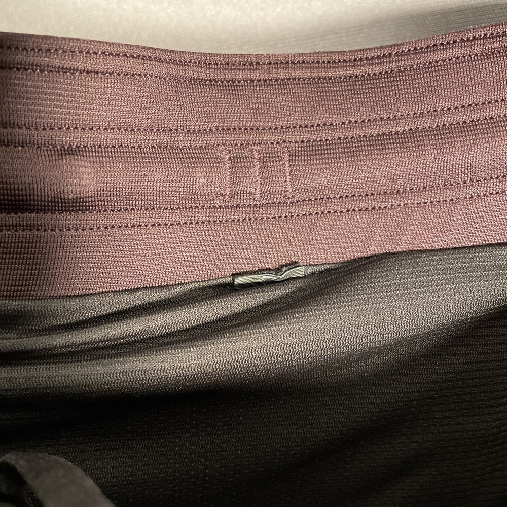 Lululemon T.H.E. Short Mens Medium Lined 9" Inseam Plum