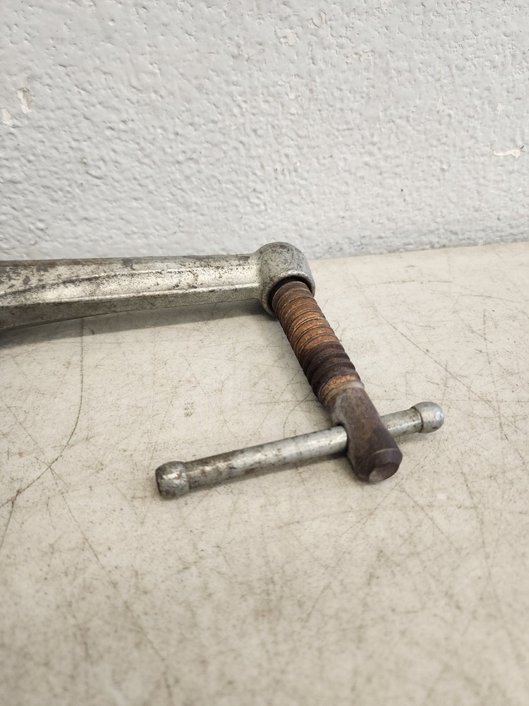 BESSEY TW28-30-14K Clamp Welding Table