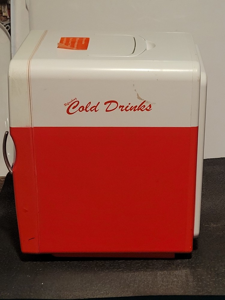 Frigidaire & Thermoelectric Refreshing Ice Cold Drinks Mini-Refrigerator's (2)