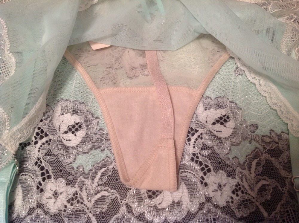 Victorias Secret Seduction Lace Garter Skirt Mint Green Crystals Ltd Ed $48 SML