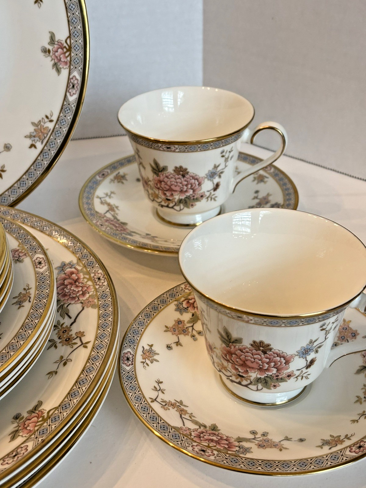 Four Royal Doulton “Canton” 5-Piece Place Settings (20 pieces) w/Free Shipping