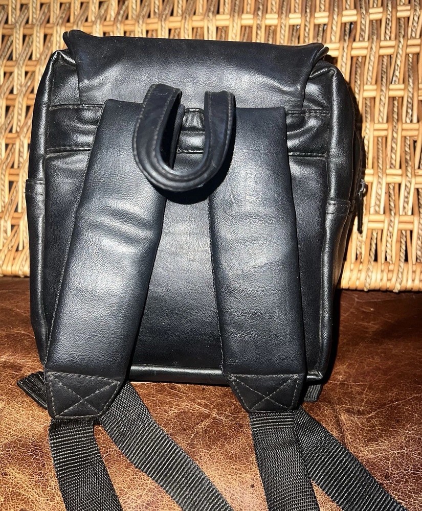 Rare Vtg CD Projects Sport Walkman Carrying Case Black Portable CD Backpack EUC