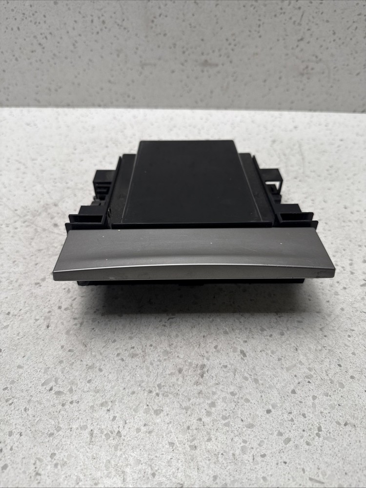06 Subaru Forester Accessory Holder Compartment Below Radio