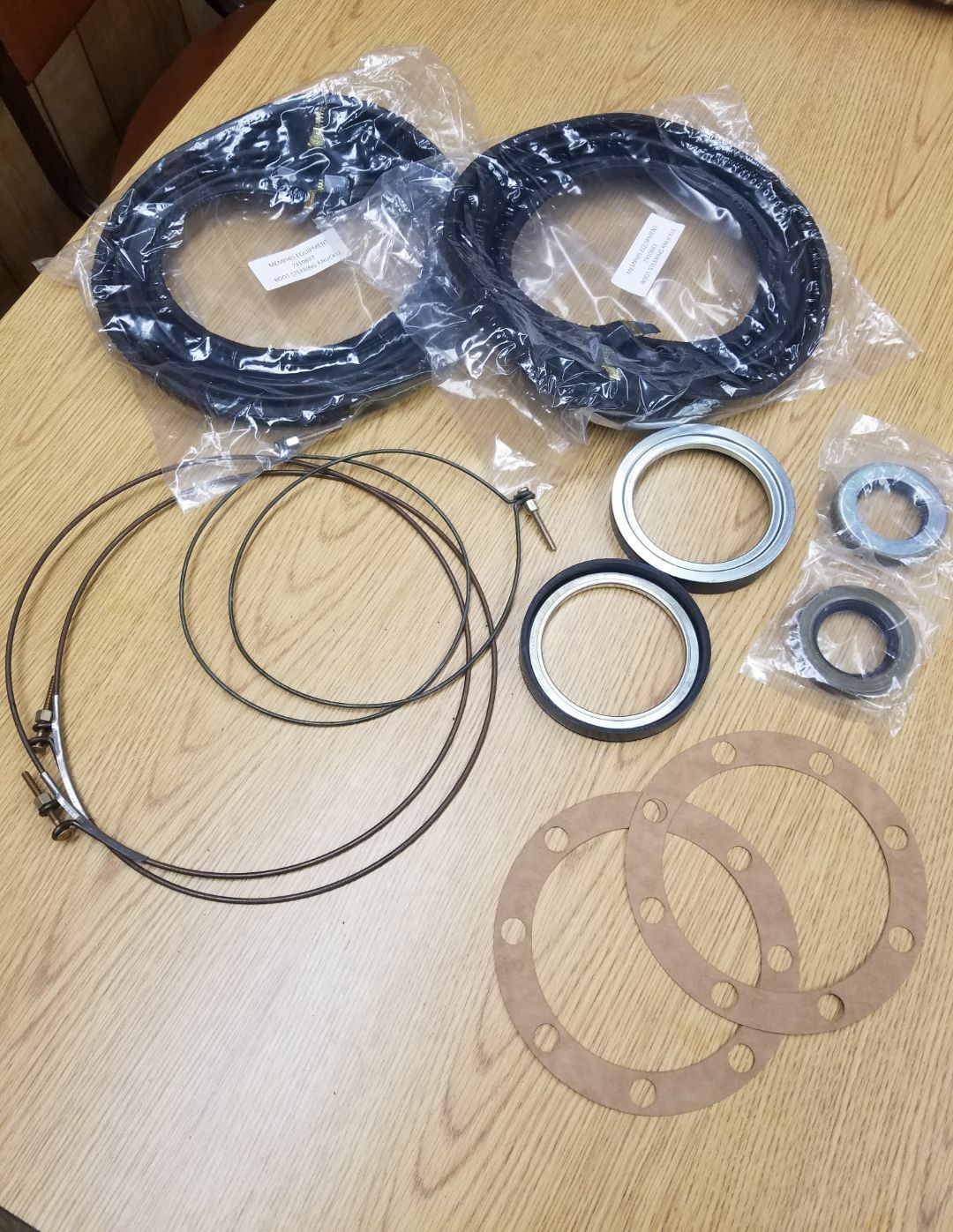 M35A2 FRONT AXLE SEAL & BLACK ZIPPER BOOT KIT HUB 2.5 Ton ROCKWELL M35 Military