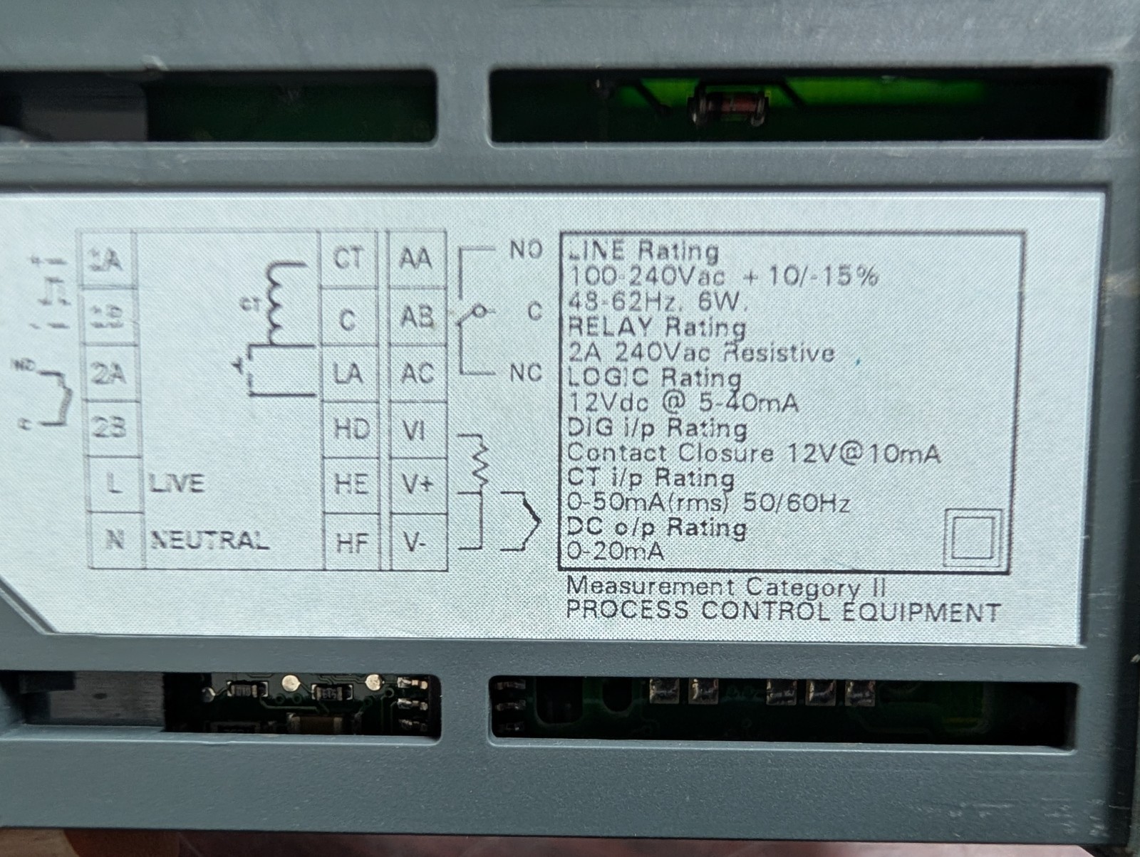 🤪 EUROTHERM TEMPERATURE/PROCESS CONTROLLER 100-240 VAC 2 AMP 48-62 HZ 6W 3216