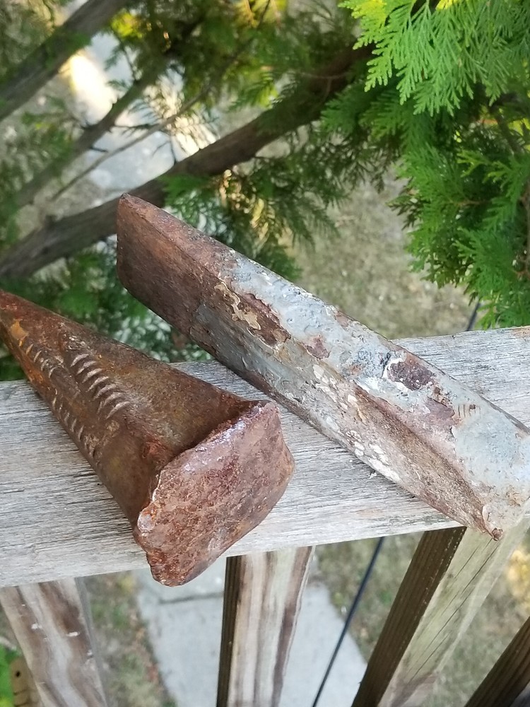 2 MANUAL WEDGE LOG SPLITTERS