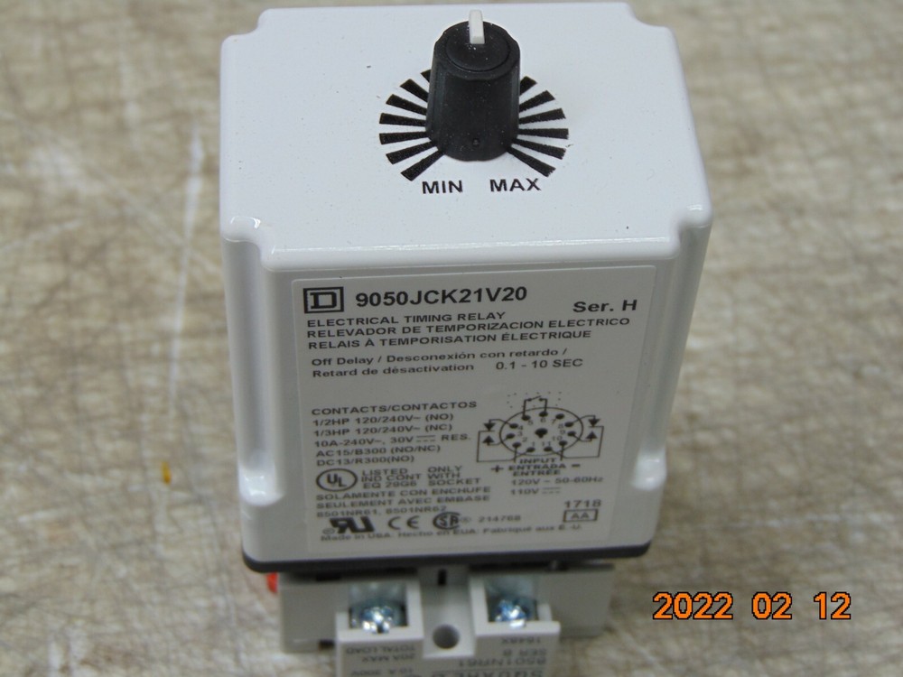 SQUARE D 9050 JCK21V20 SER H TIMING RELAY 0.1-10 SECONDS with SOCKET BASE