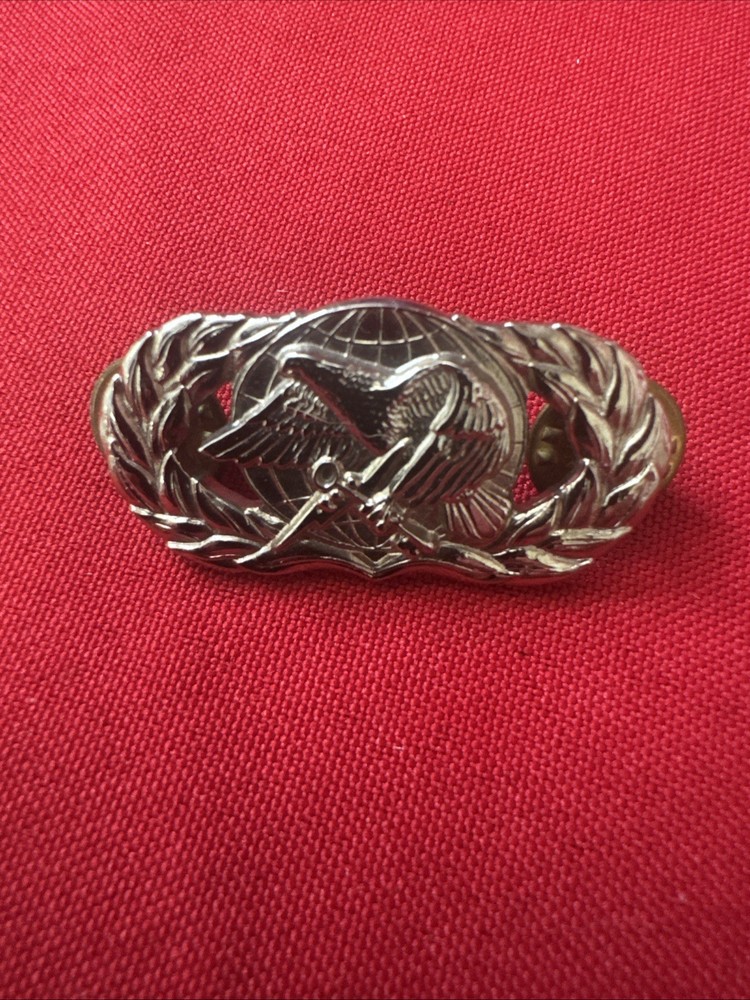 US Air Force USAF Maintenance Occupational Badge E182