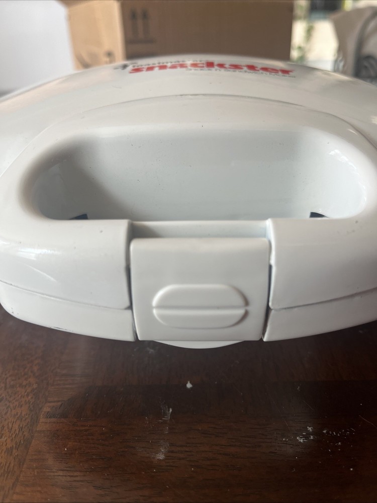 Toastmaster Snackster Snack & Sandwich Maker Model 289 Read!