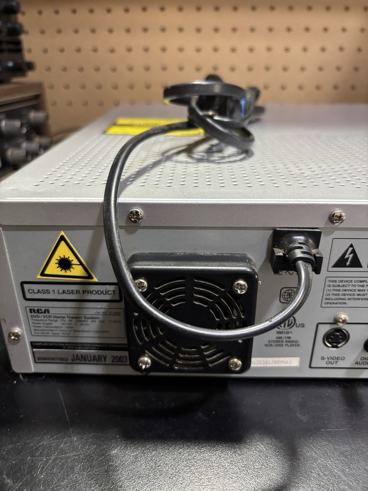 RCA  HTS‑2500 DVD/VCR Combo DVD + VHS unit powers on untested