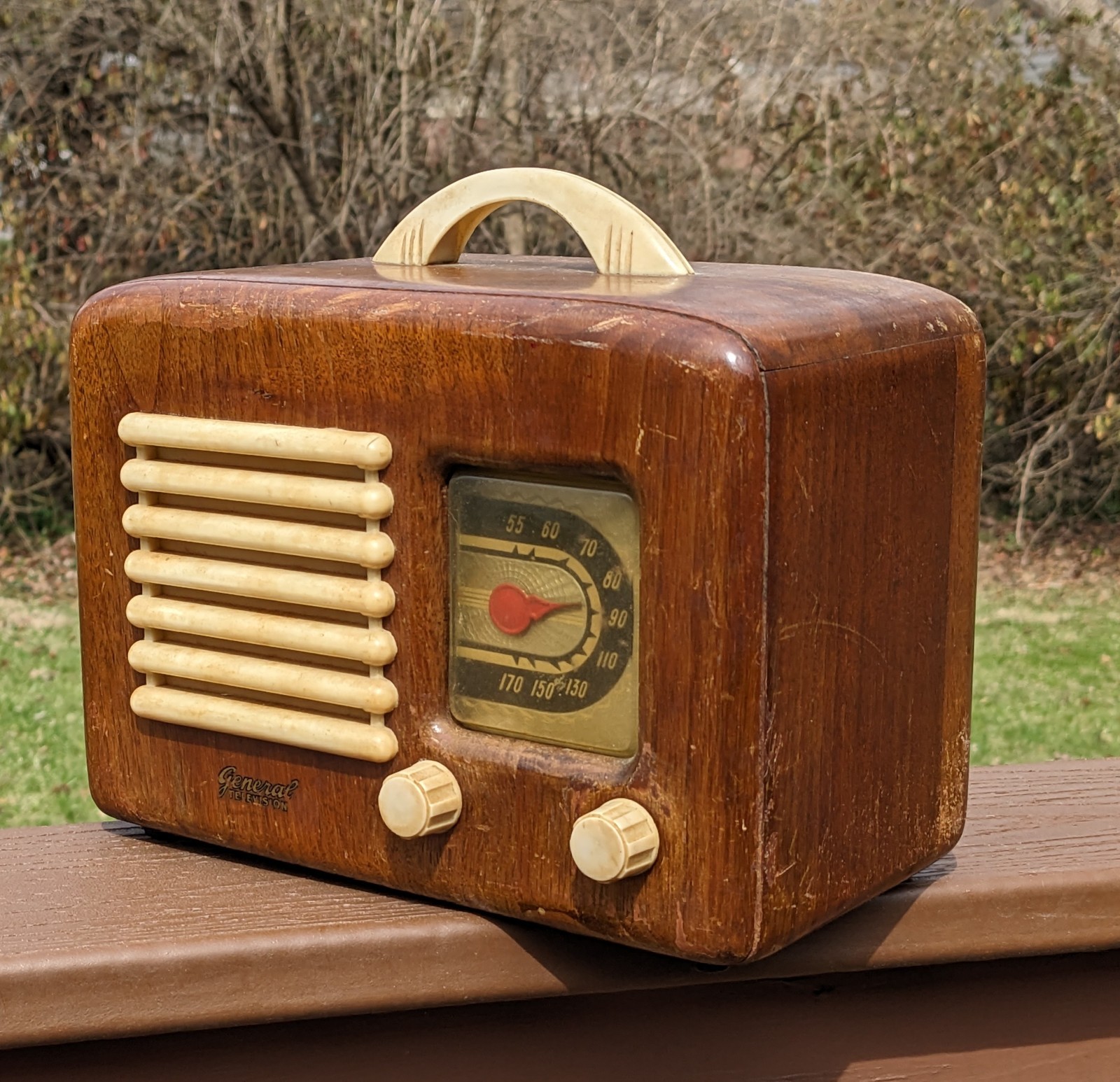 Small General Television Radio, Made by Climax, late 1930s-early 1940s