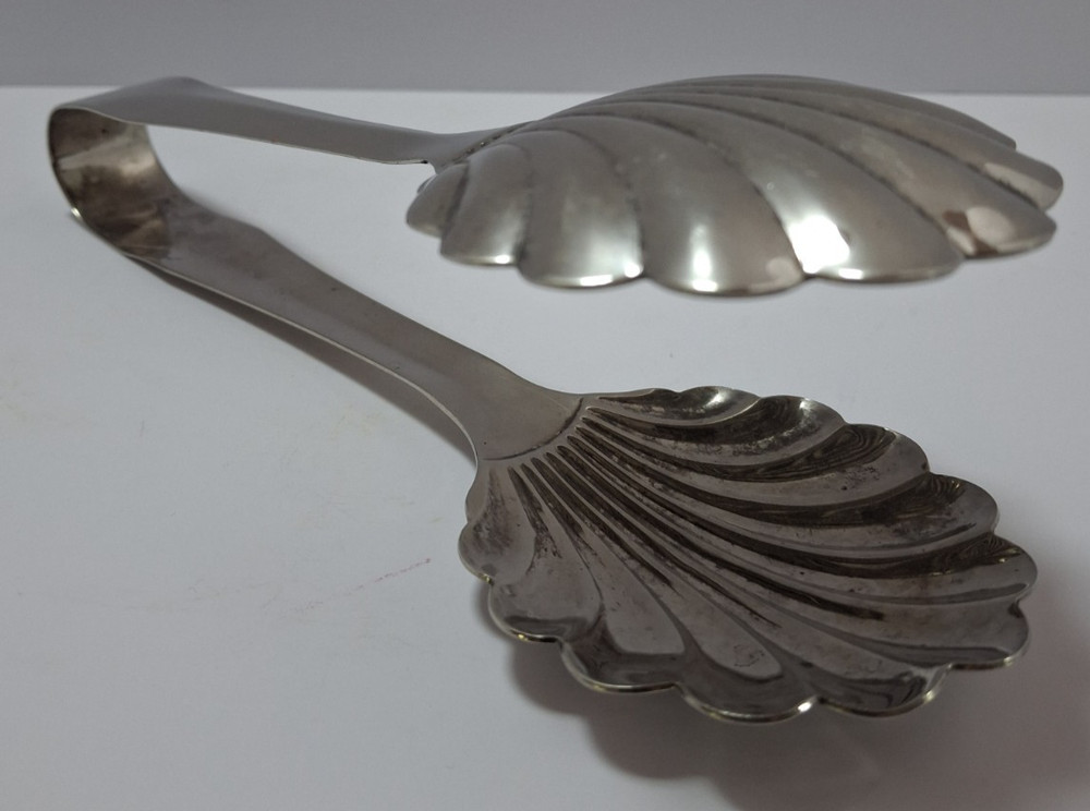 Vintage Silver-Plated Clam Shell Serving Tongs Beach Nautical