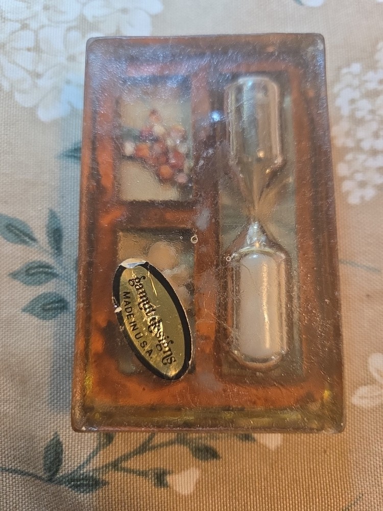 Vintage Gamut Designs Clear Resign, Lucite Retro Decor Kitchen Timer