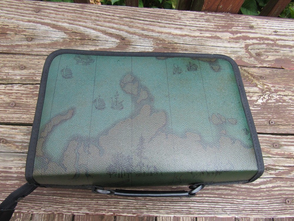 Green CD carrying case CD DVD Soft /with Map picture/Unbranded
