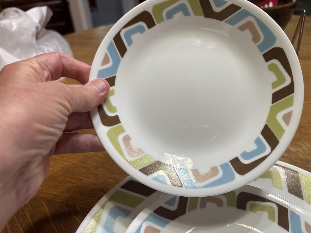Corning Corelle Geometric Squared 2 Dinner Plates & 4 Bread Plates No Chips