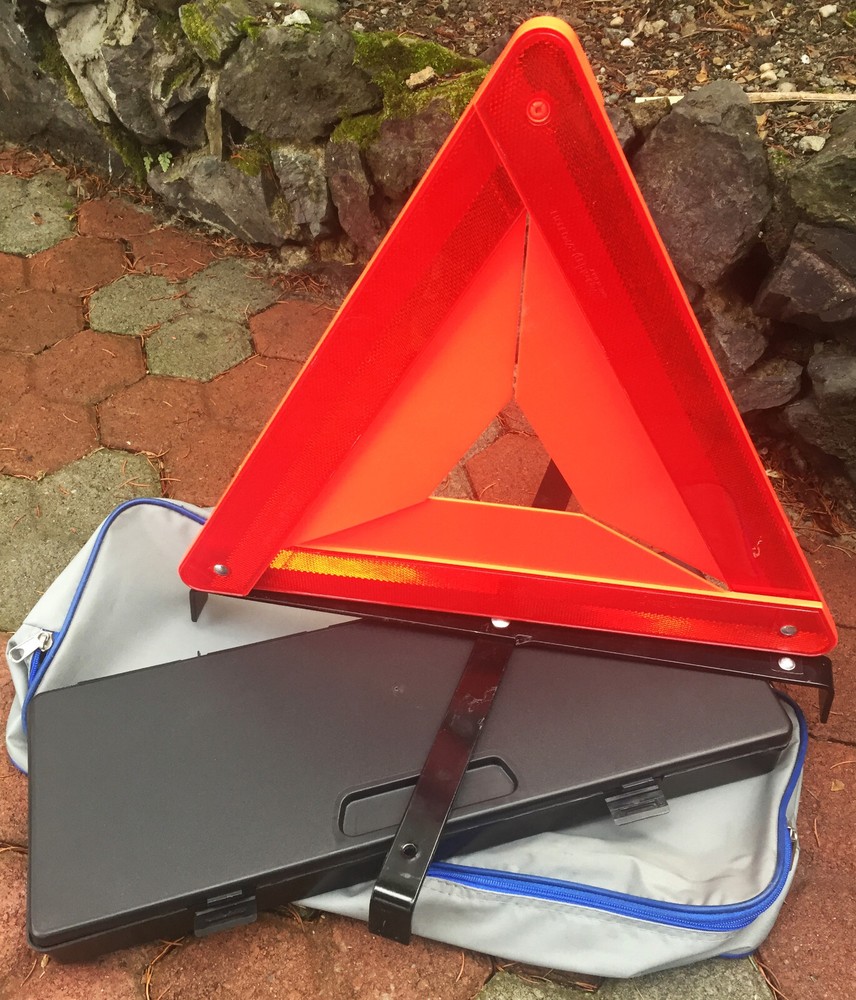 Triangle Car Bag with Velcro Anchor Trunk