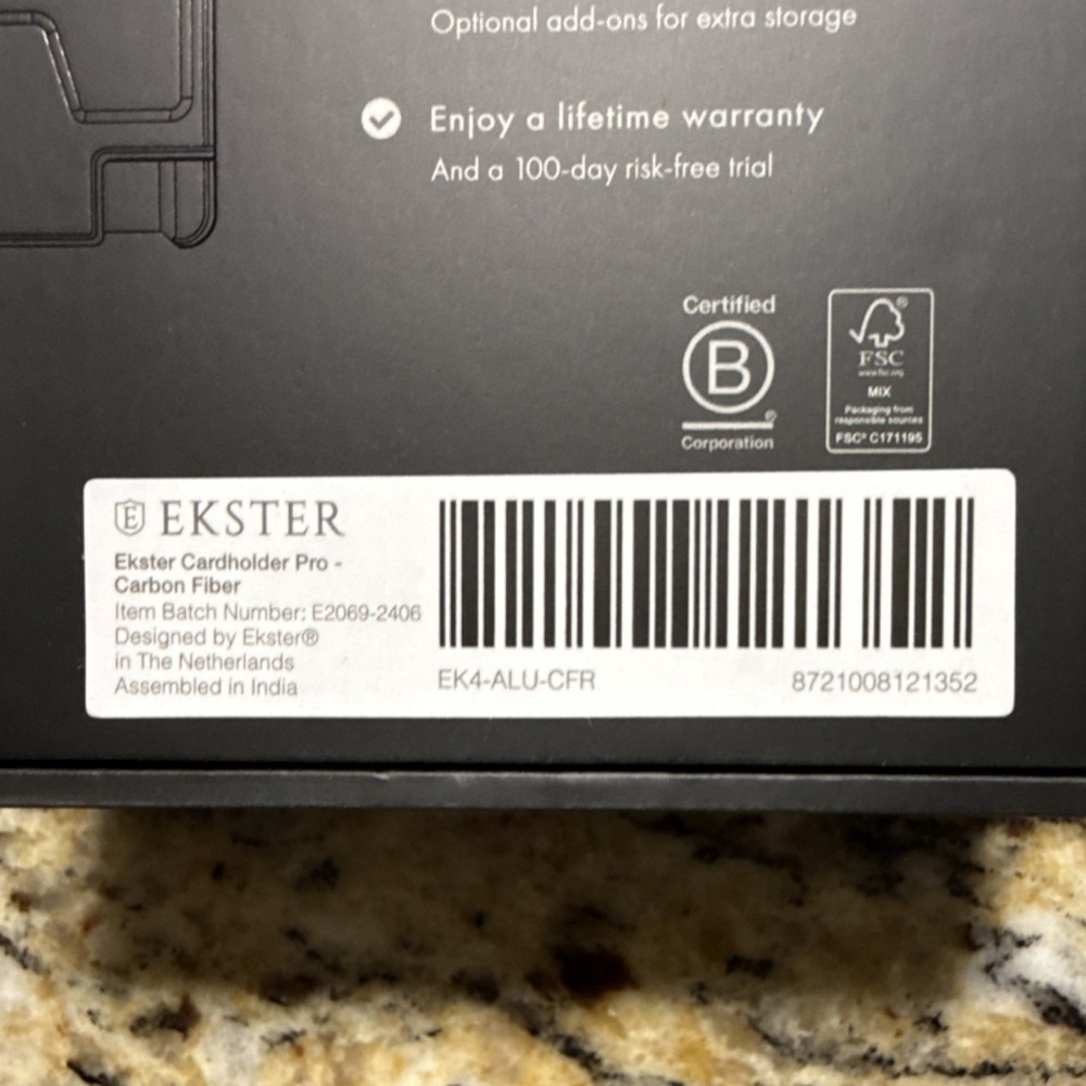 Ekster Carbon Fiber RFID Blocking Wallet Black Logo Men's Solid Cardholder