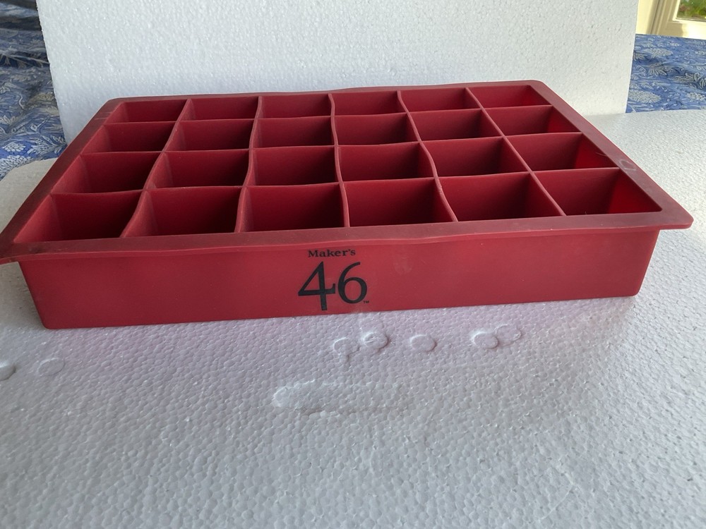 Maker’s Mark Silicone Square Ice Cup Maker🥃