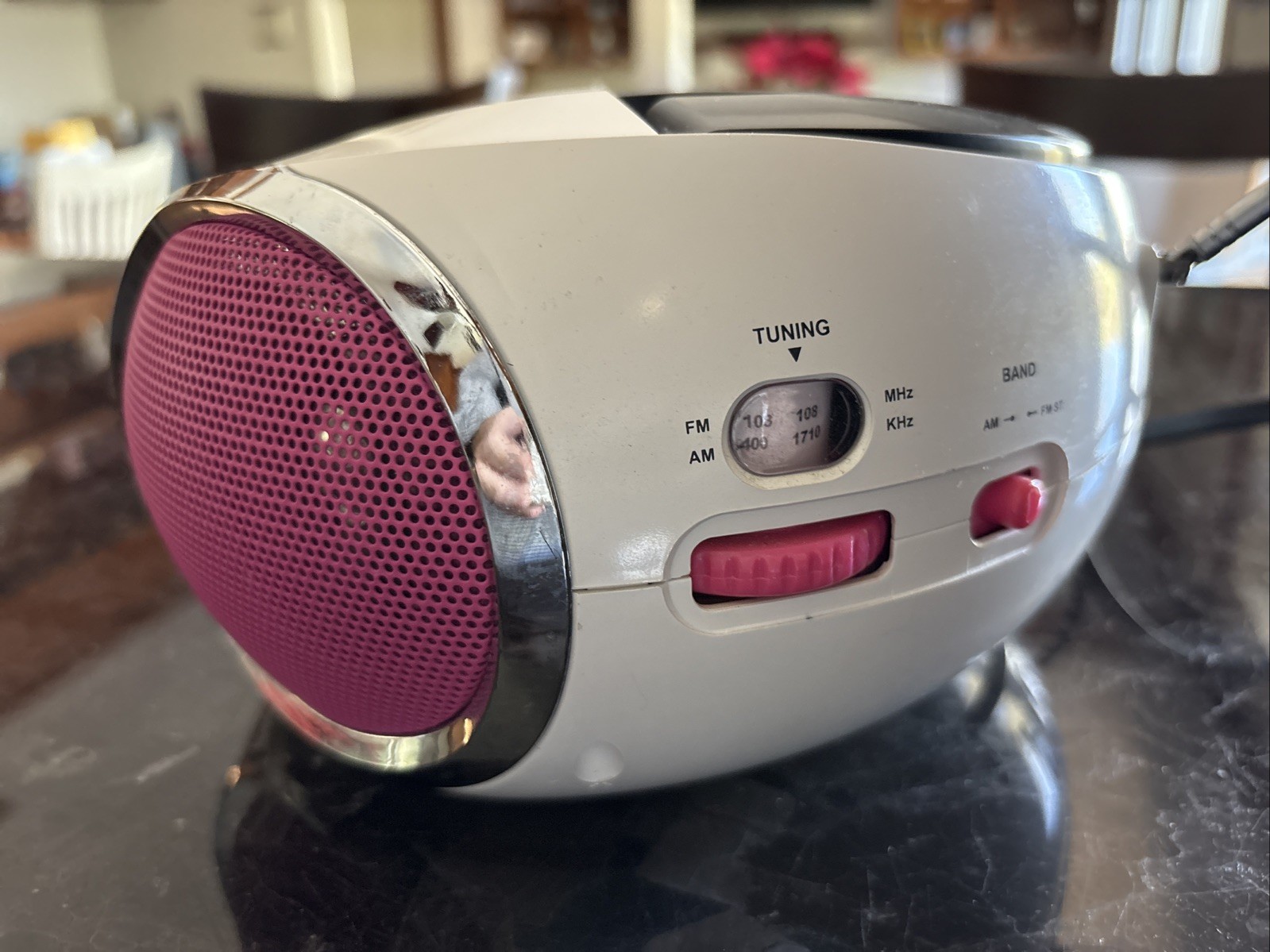 Hello Kitty CD Player Boombox AM/FM Radio KT2026MBY 2013 -Tested Works