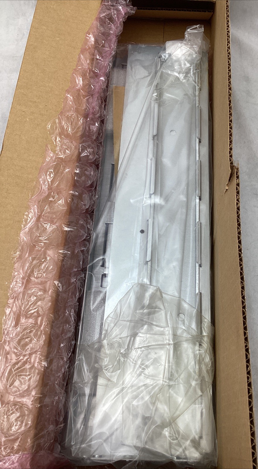 EMC 100-560-184 3U Adjustable Mounting Rack Rail Kit