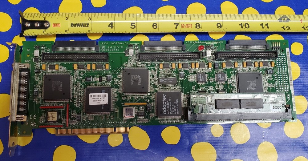 ADAPTEC AAA-132/133 PCI RAID Controller 1651606-00--POWERS UP--